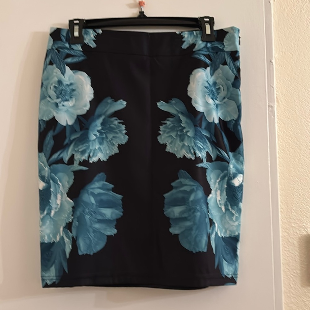 Mini skirt never worn